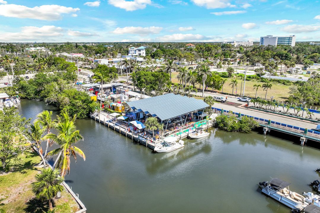 2631 Shoreview Dr, Naples, FL 34112