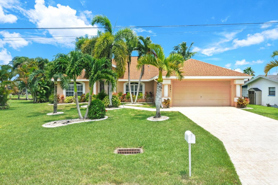 5241 Stratford Ct, Cape Coral, FL 33904
