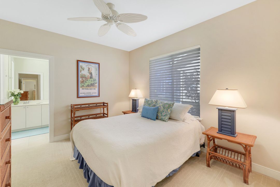 237 Charleston Ct, Naples, FL 34110