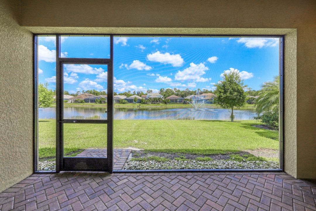 3271 Pilot Cir, Naples, FL 34120