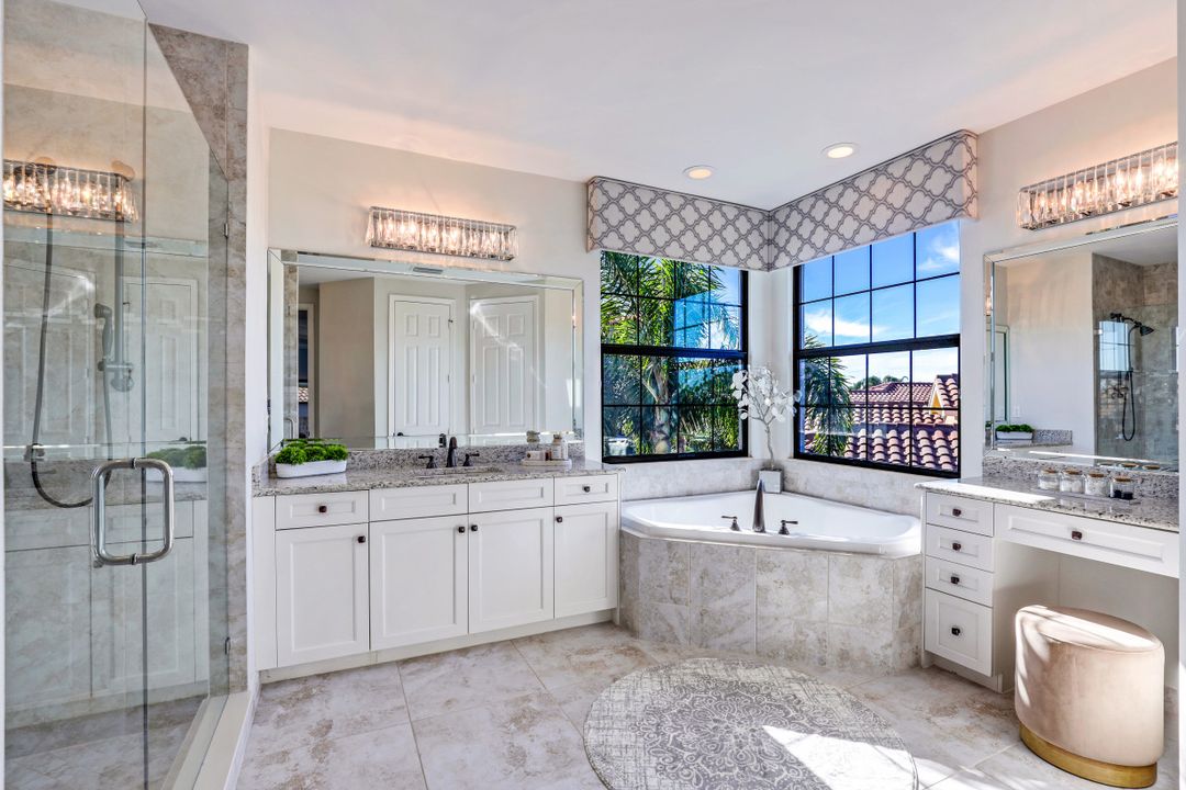 2827 Thunder Bay Circle, Naples, FL 34119