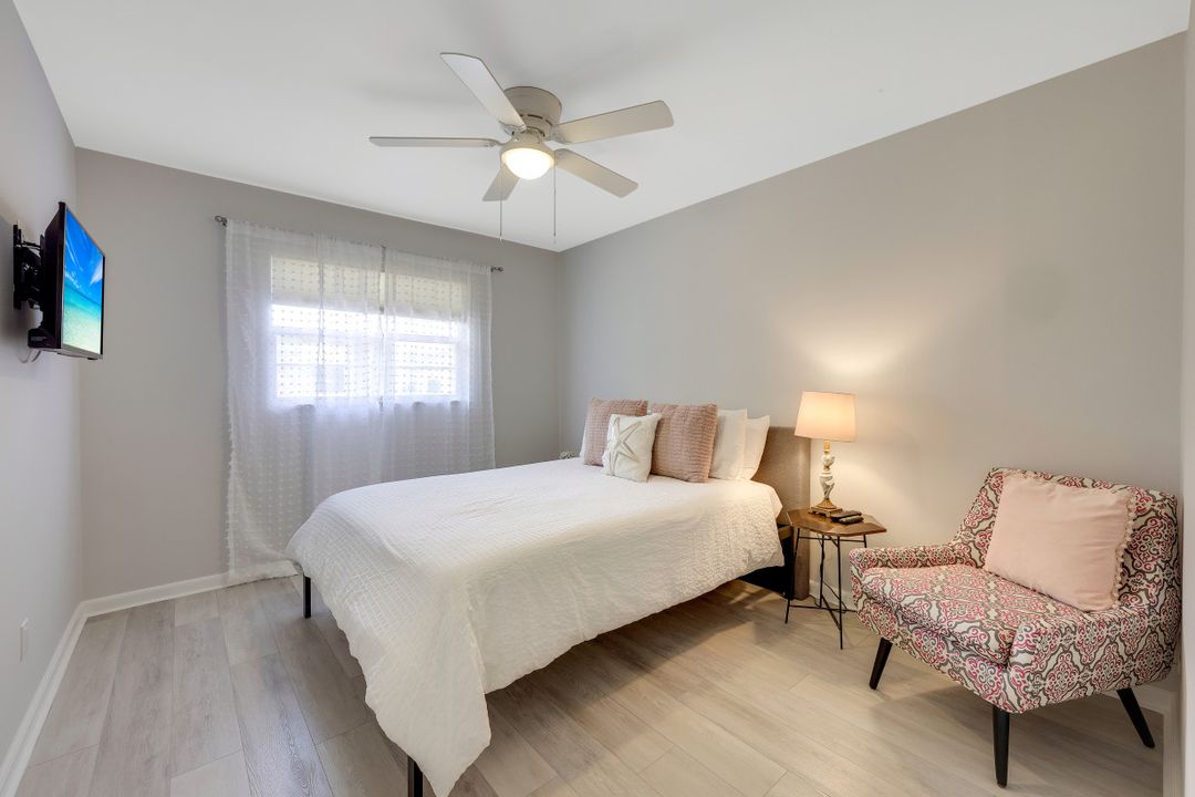 1320 Woodridge Ave, Naples, FL 34103