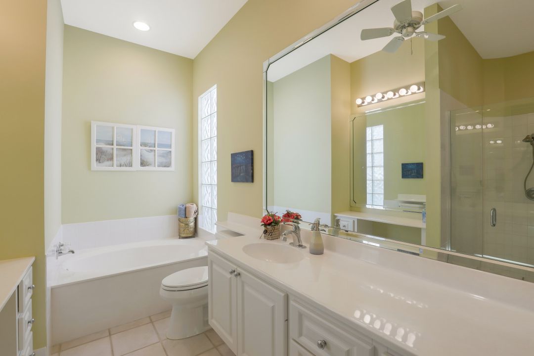 4462 Novato Ct, Naples, FL 34109