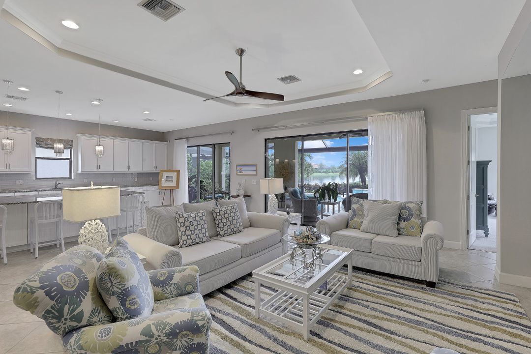 8450 Palacio Terrace W, Naples, FL 34114