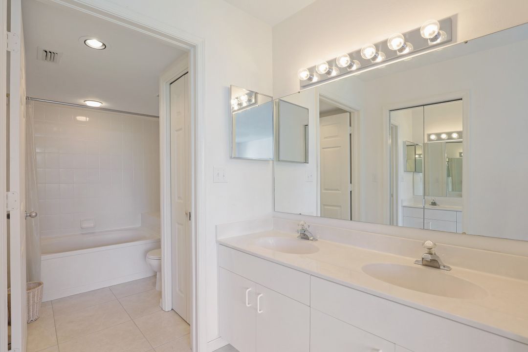 285 Naples Cove Dr #1604, Naples, FL 34110