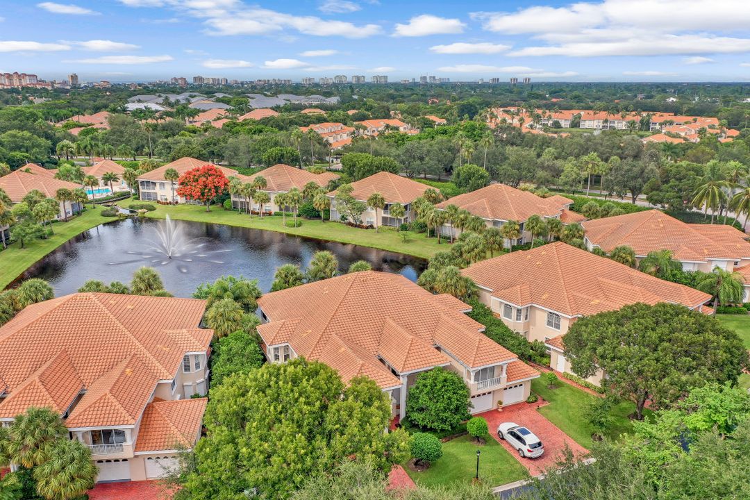 8453 Abbington Cir #821, Naples, FL 34108
