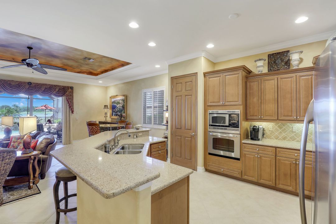 10327 Gator Bay Ct, Naples, FL 34120