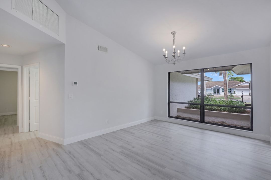 2225 Royal Ln, Naples, FL 34112