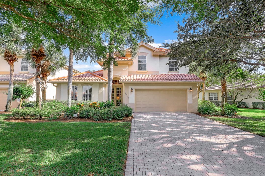 23181 Oakglen Ln, Bonita Springs, FL 34135
