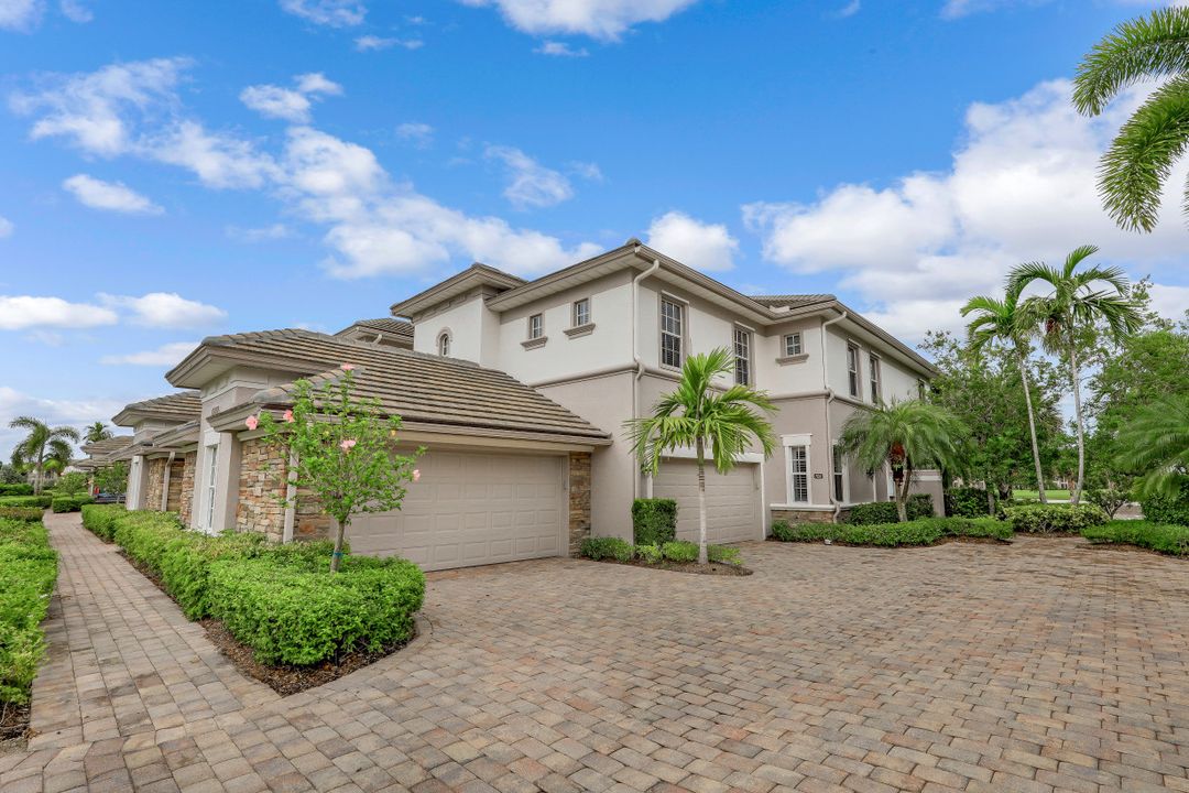 8735 Coastline Ct #102, Naples, FL 34120