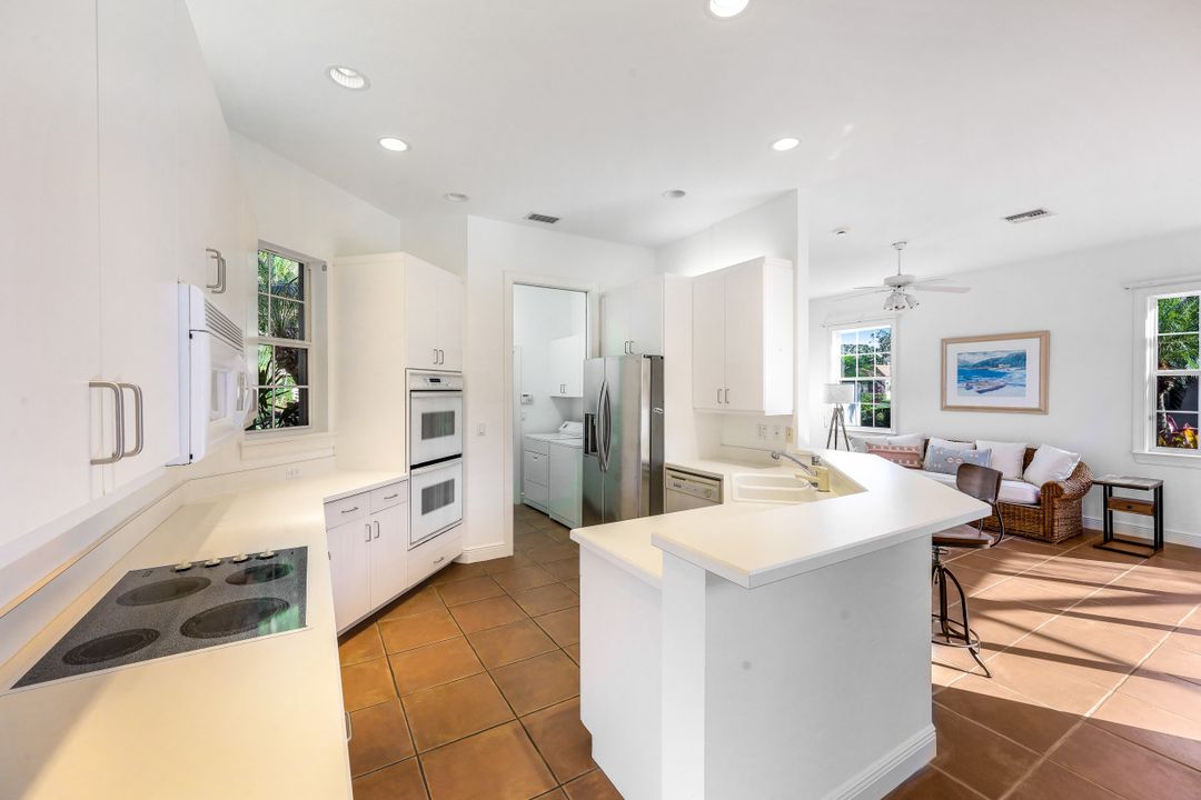 524 Eagle Creek Dr, Naples, FL 34113