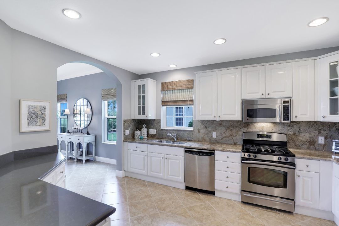 9057 Cherry Oaks Tr #102, Naples, FL 34114