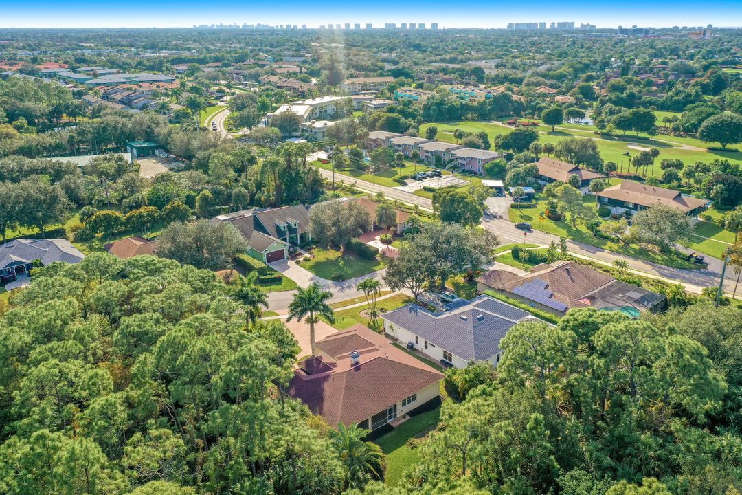 19 Heritage Way, Naples, FL 34110