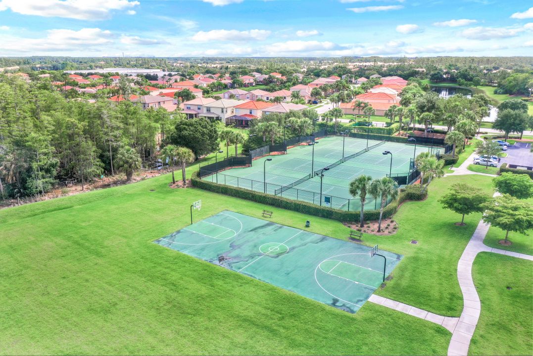 11137 Sparkleberry Dr, Fort Myers, FL 33913