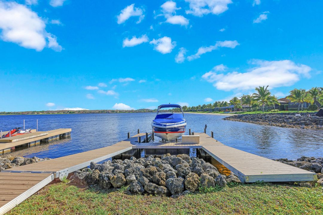 9214 Marble Stone Dr, Naples, FL 34120