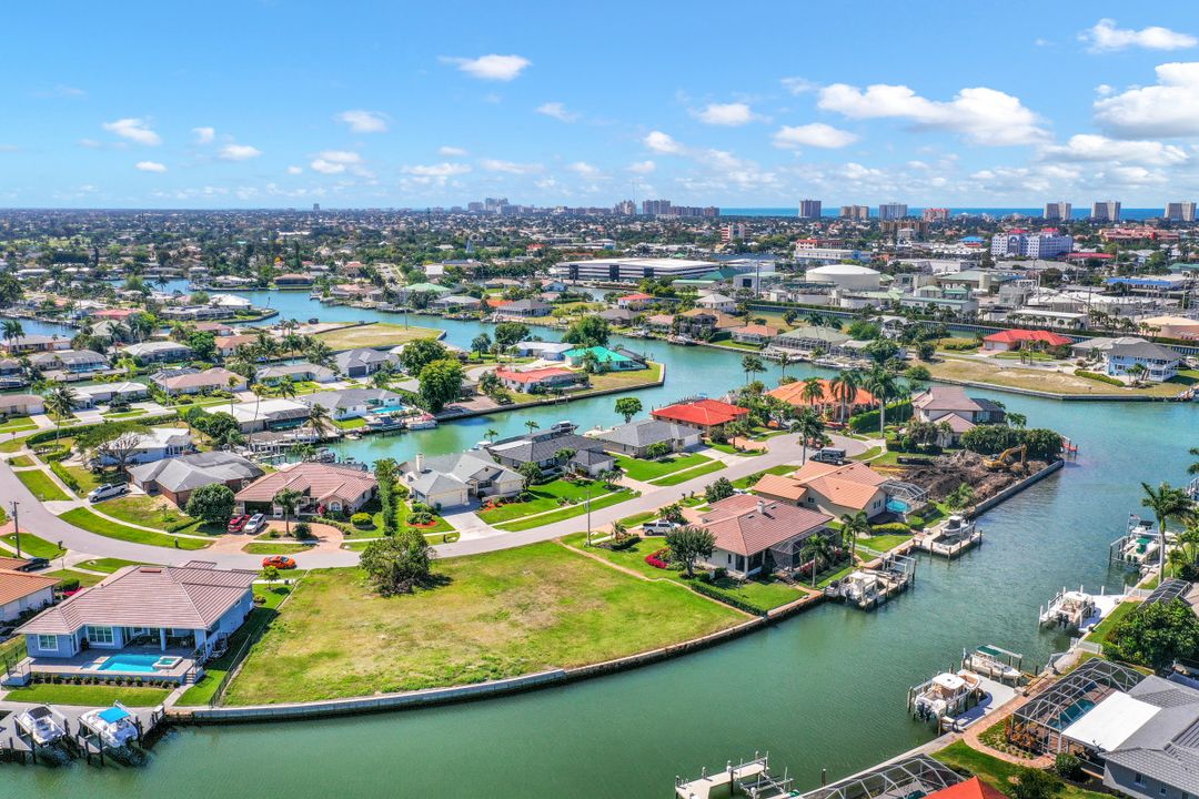 919 Juniper Ct, Marco Island, FL 34145