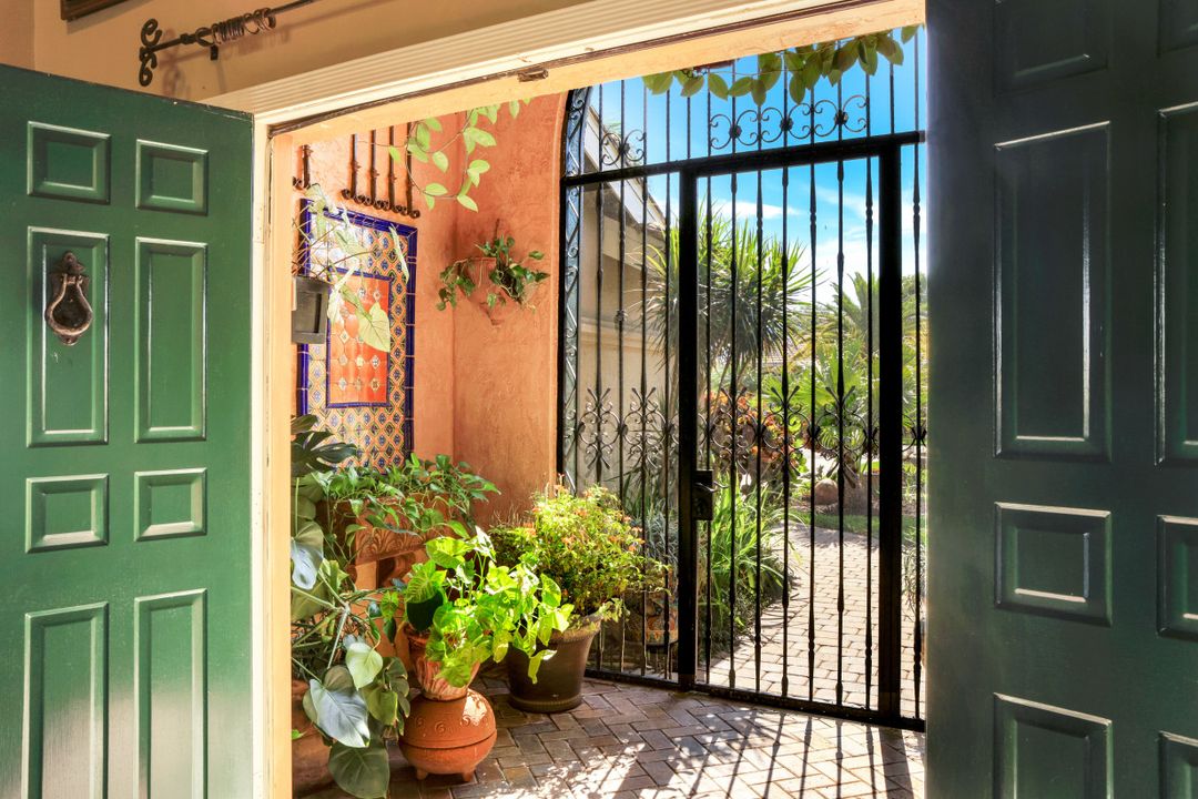 28419 Sombrero Dr, Bonita Springs, FL 34135