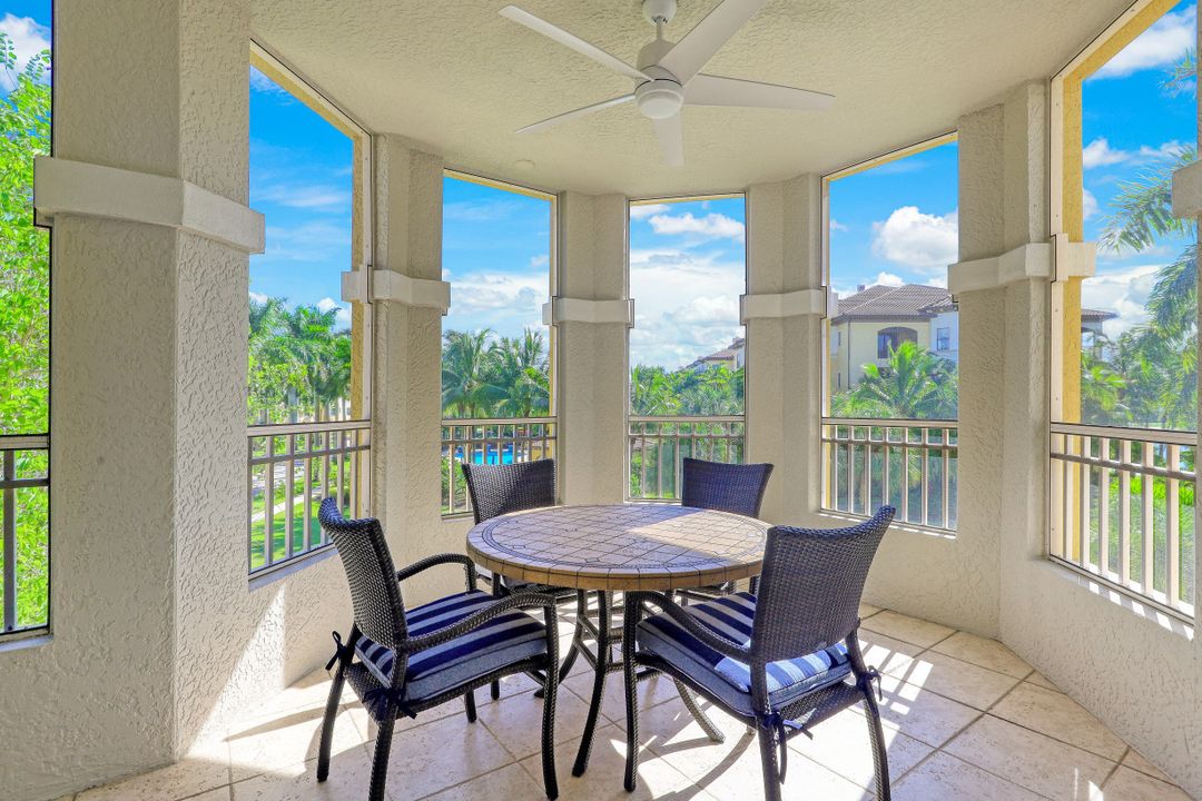 2748 Tiburon Blvd E #202, Naples, FL 34109