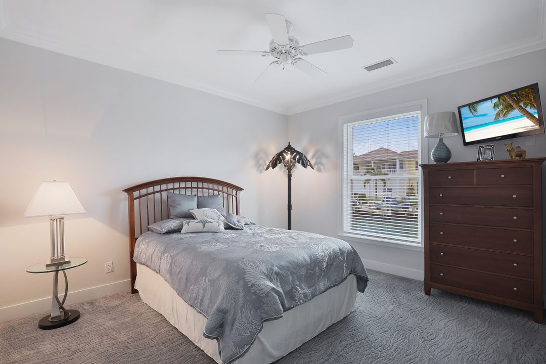 470 Maunder Ct, Marco Island, FL 34145