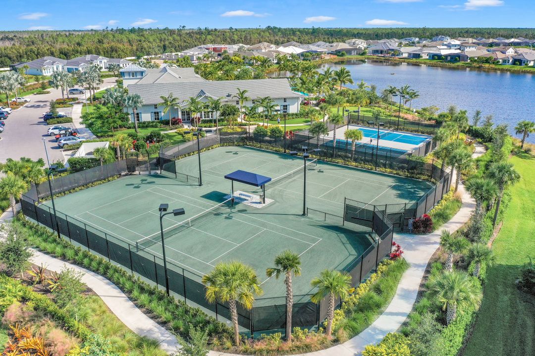 8961 Mustique Ln, Naples, FL 34114