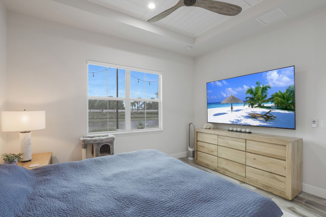 8967 St Lucia Dr, Naples, FL 34114