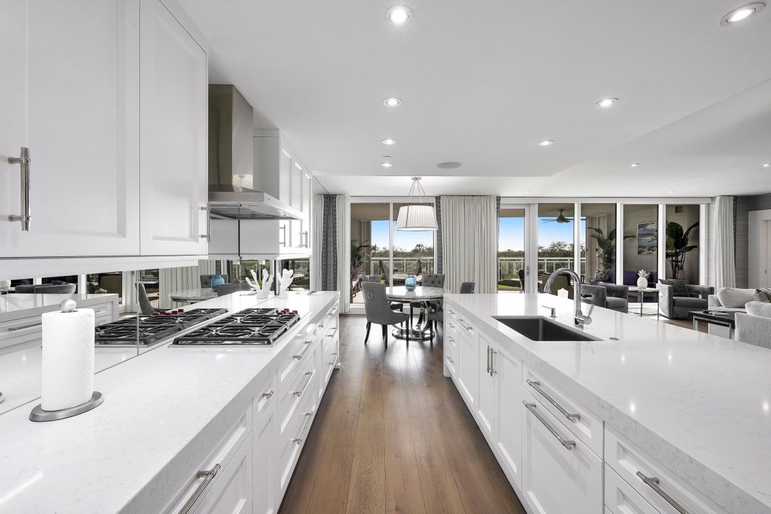 13915 Old Coast Rd #305, Naples, FL 34110