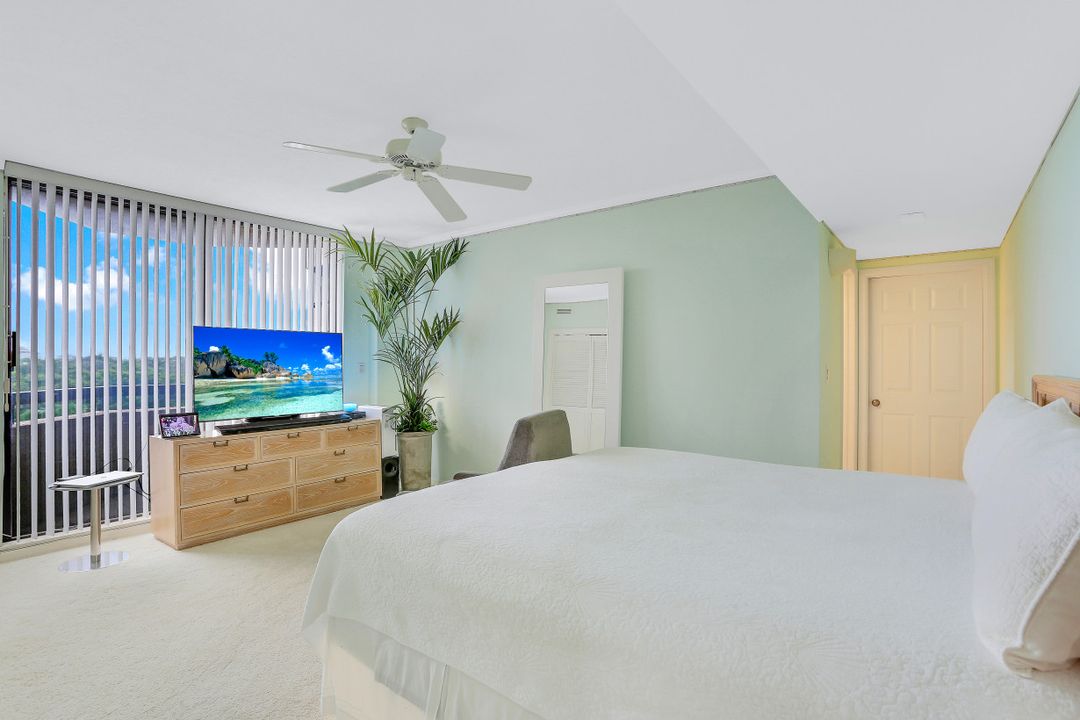 6075 Pelican Bay Blvd #506, Naples, FL 34108