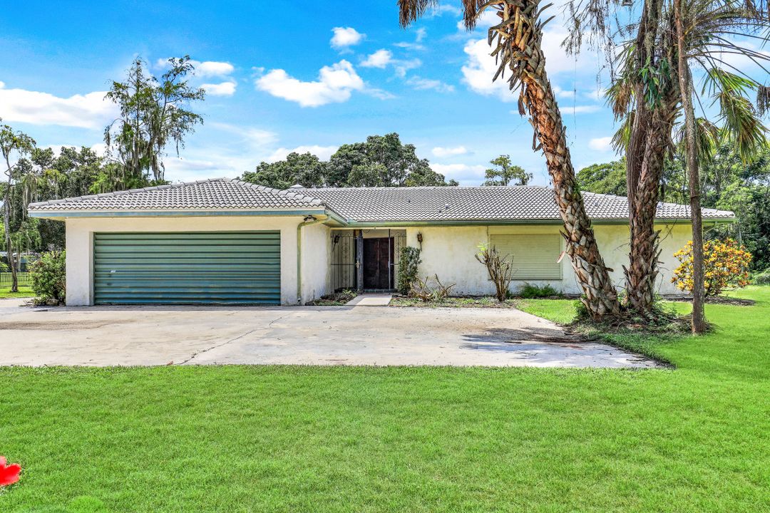 27126 Rue De Paix, Bonita Springs, FL 34135