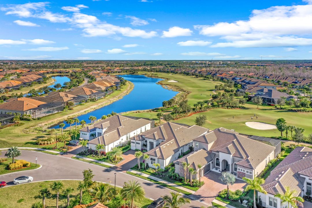 9308 Tulipano Ter, Naples, FL 34119