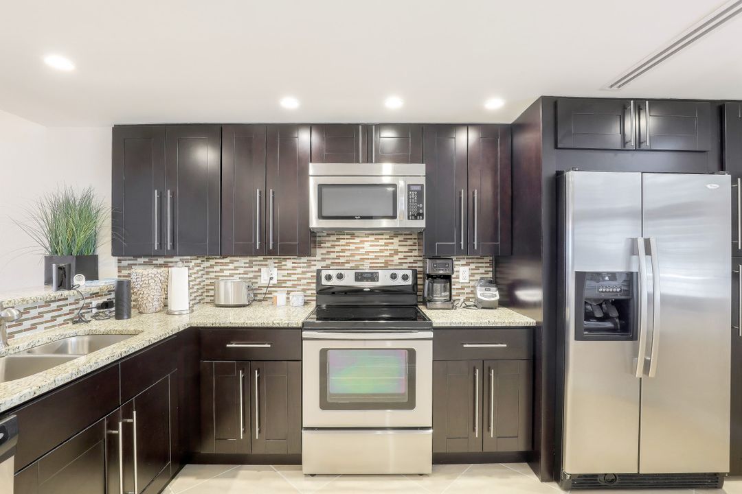 260 Seaview Ct, Marco Island, FL 34145