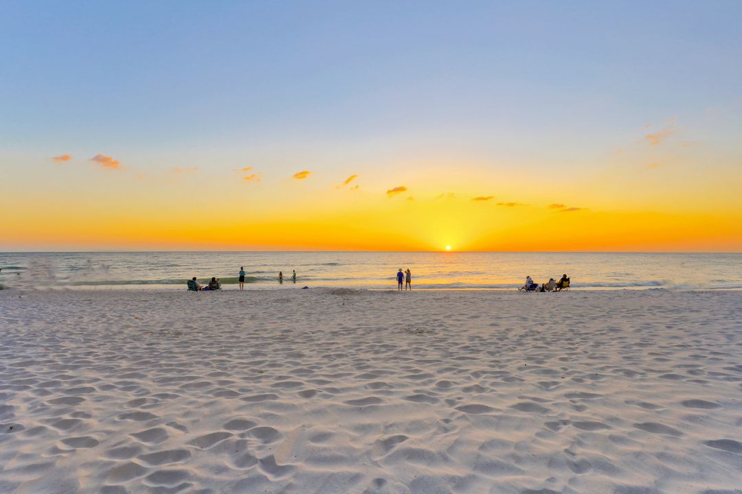 9235 Gulf Shore Dr #501, Naples, FL 34108