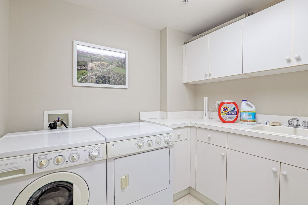 2748 Tiburon Blvd E #202, Naples, FL 34109