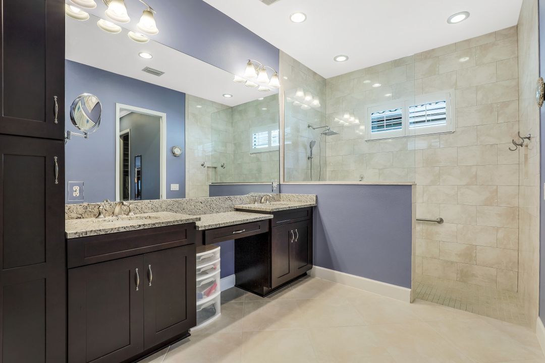 9096 Isla Bella Cir, Bonita Springs, FL 34135