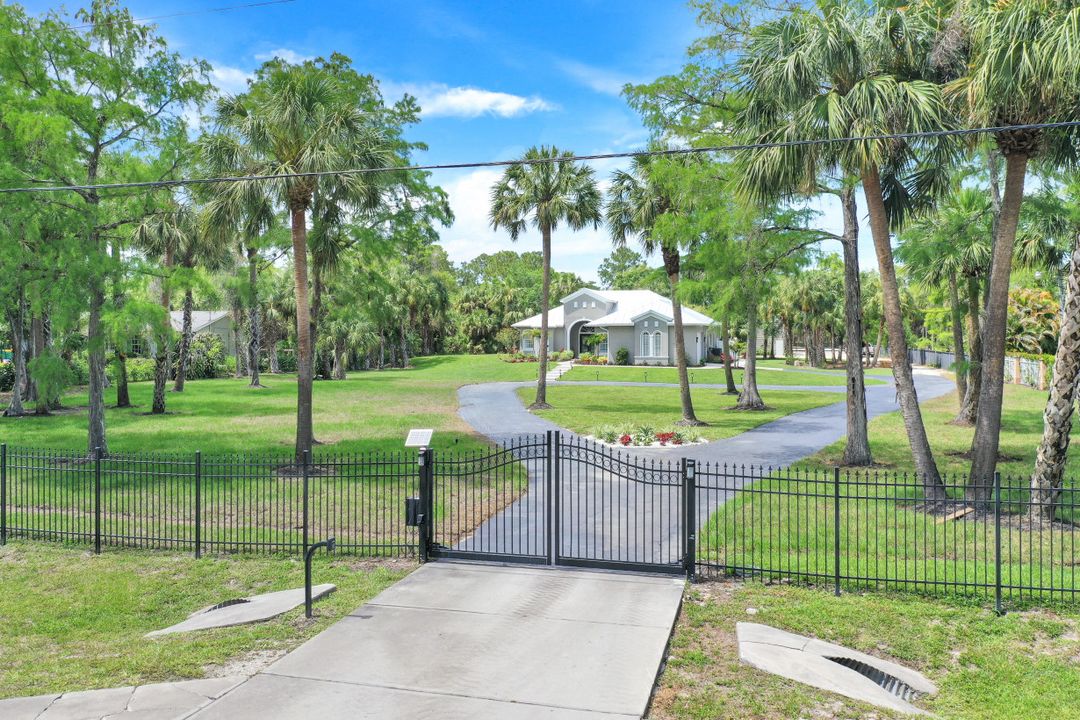 3311 11th Ave SW, Naples, FL 34117