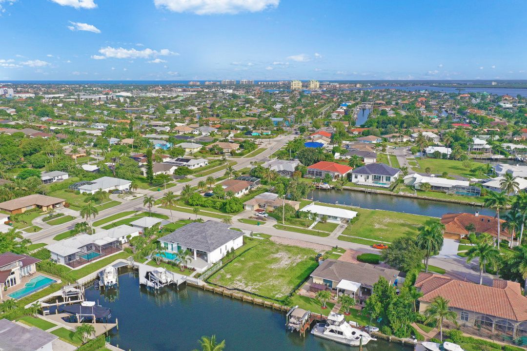 647 Bamboo Ct, Marco Island, FL 34145