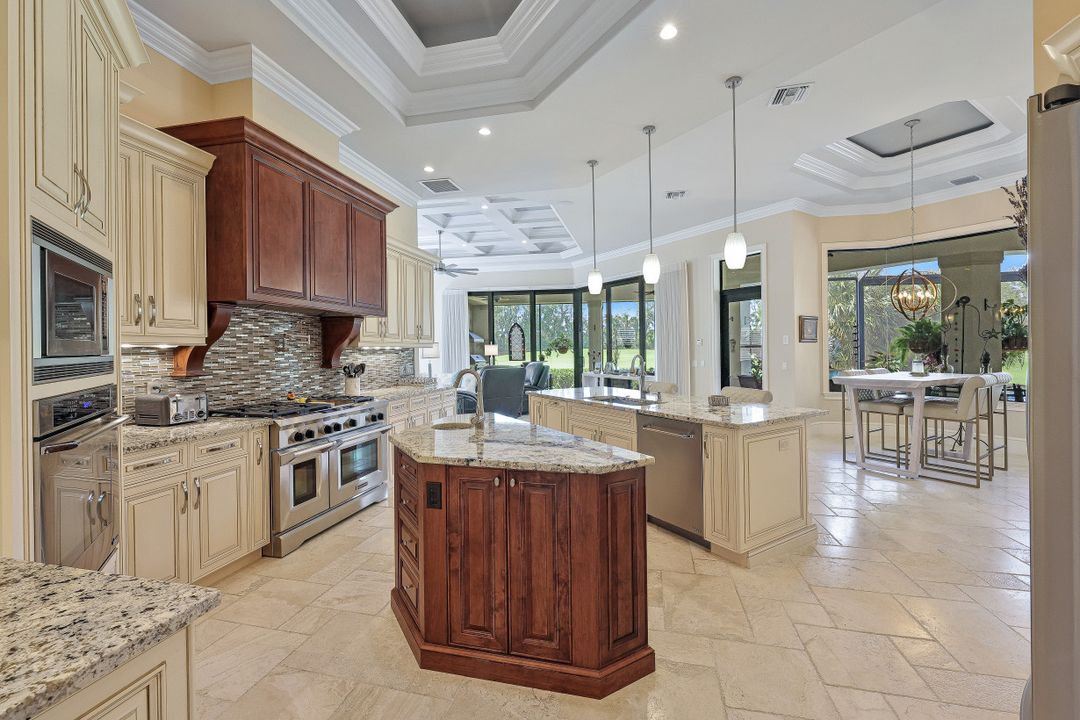 9360 Vittoria Ct, Fort Myers, FL 33912