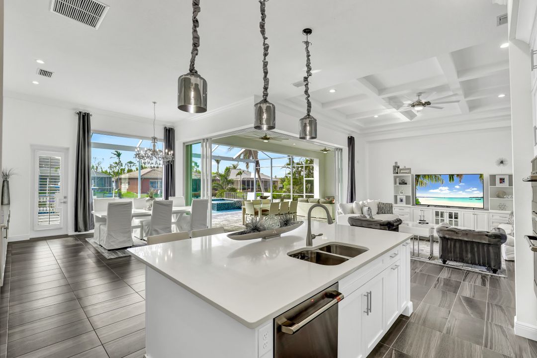 2612 Surfside Blvd, Cape Coral, FL 33914