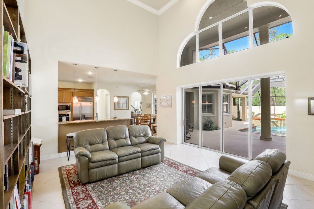 3660 7th Ave NW, Naples, FL 34120