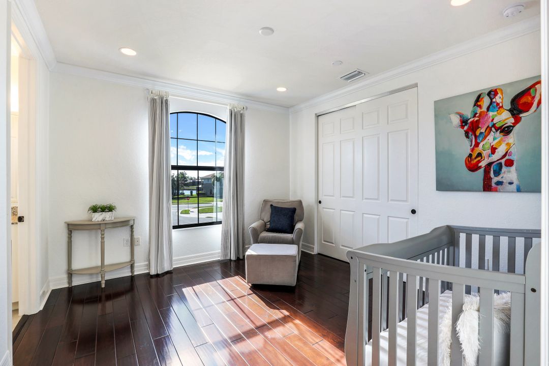 2827 Thunder Bay Circle, Naples, FL 34119