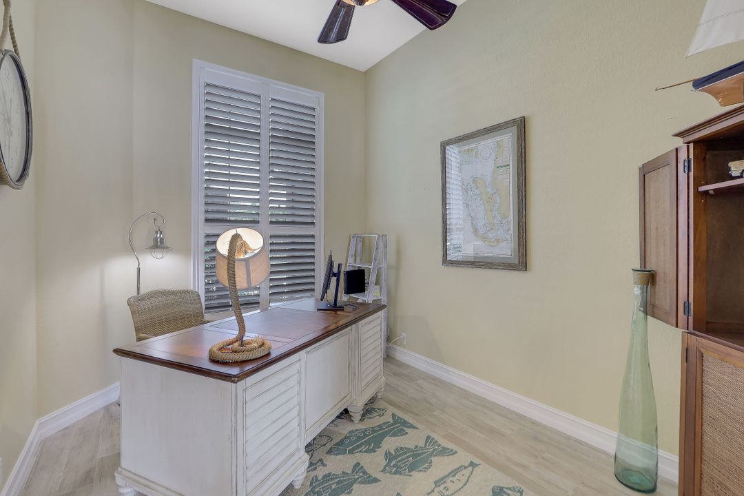 1900 Lagoon Ln, Cape Coral, FL 33914