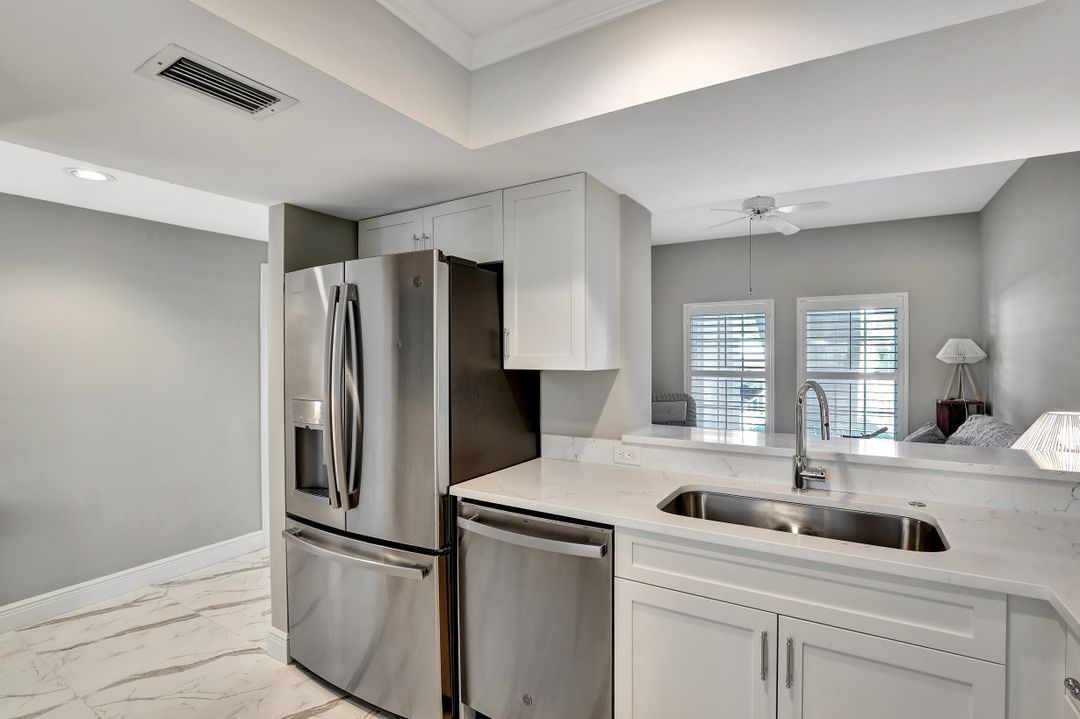 5897 Chanteclair Dr #314, Naples, FL 34108