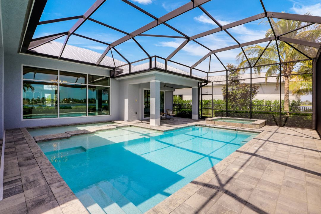 14234 Charthouse Cir, Naples, FL 34114