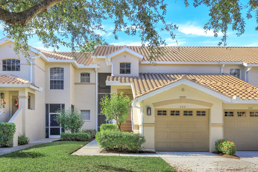 8255 Danbury Blvd #202, Naples, FL 34120