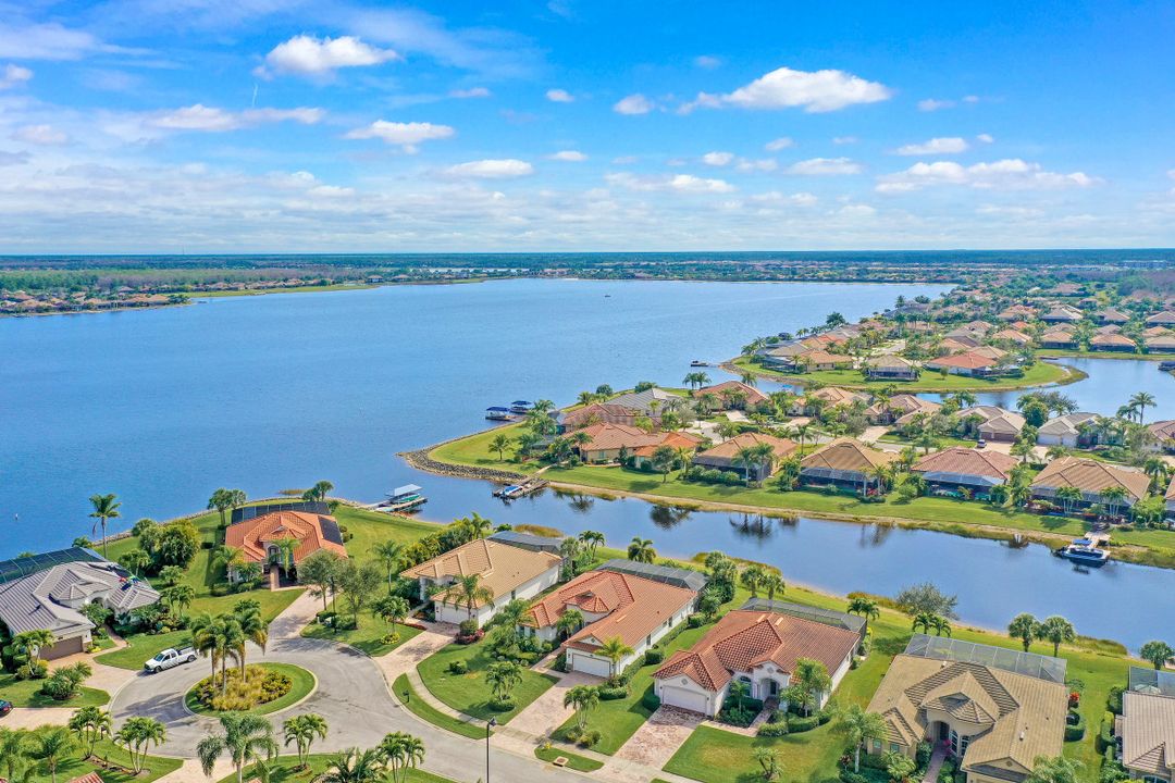 9416 Copper Rock Ct, Naples, FL 34120