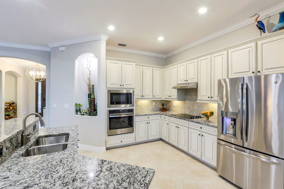 28111 Kerry Ct, Bonita Springs, FL 34135