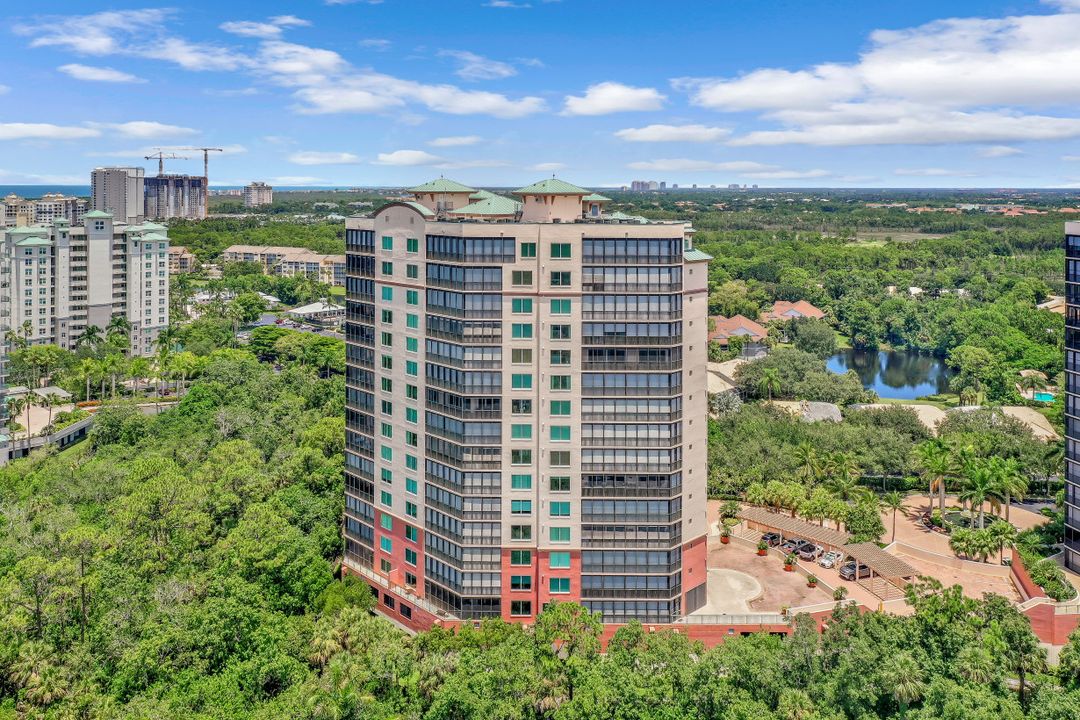 445 Cove Tower Dr #1402, Naples, FL 34110