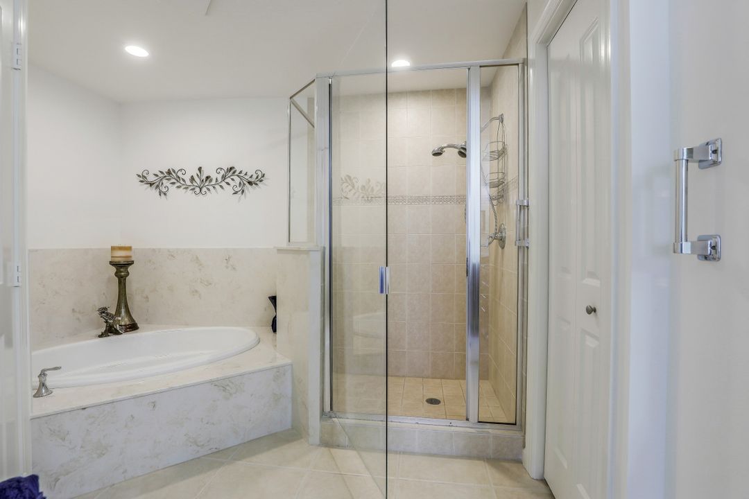 5793 Cape Harbour Dr #916, Cape Coral, FL 33914