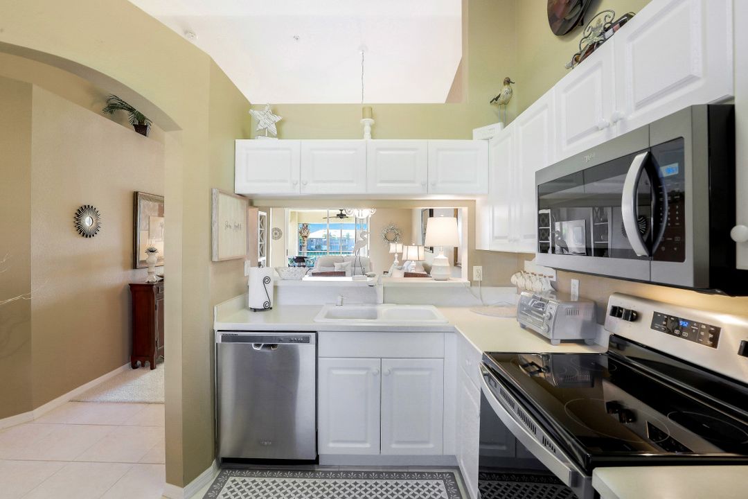 6650 Huntington Lakes Cir #203, Naples, FL 34119