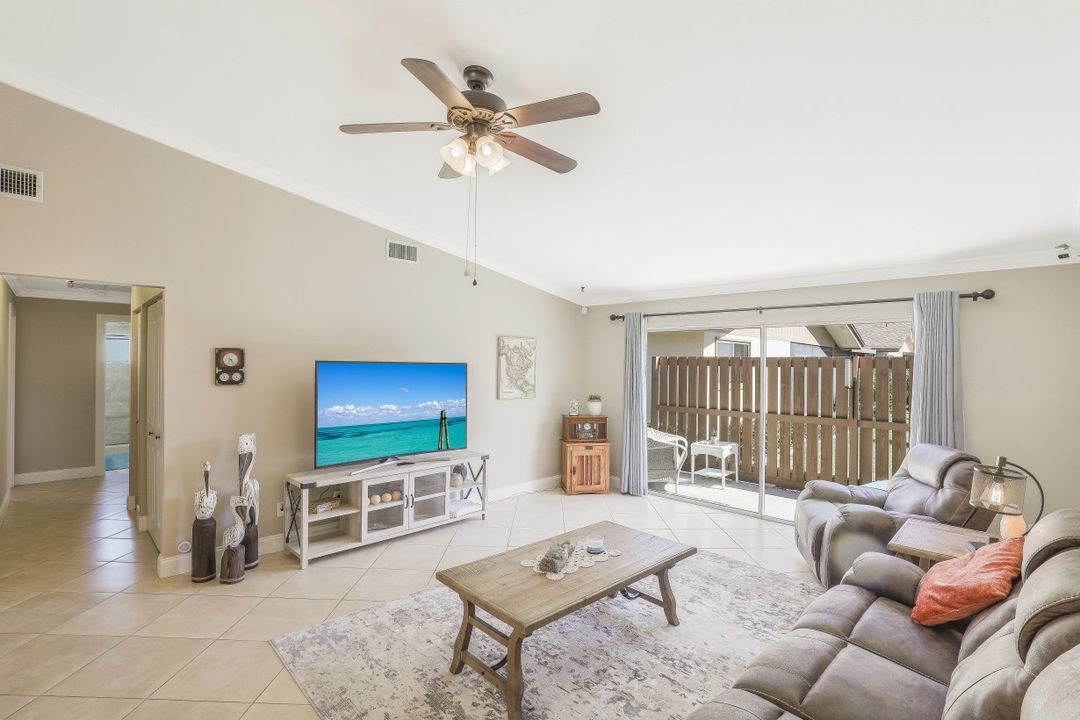 6474 Royal Woods Dr, Fort Myers, FL 33908