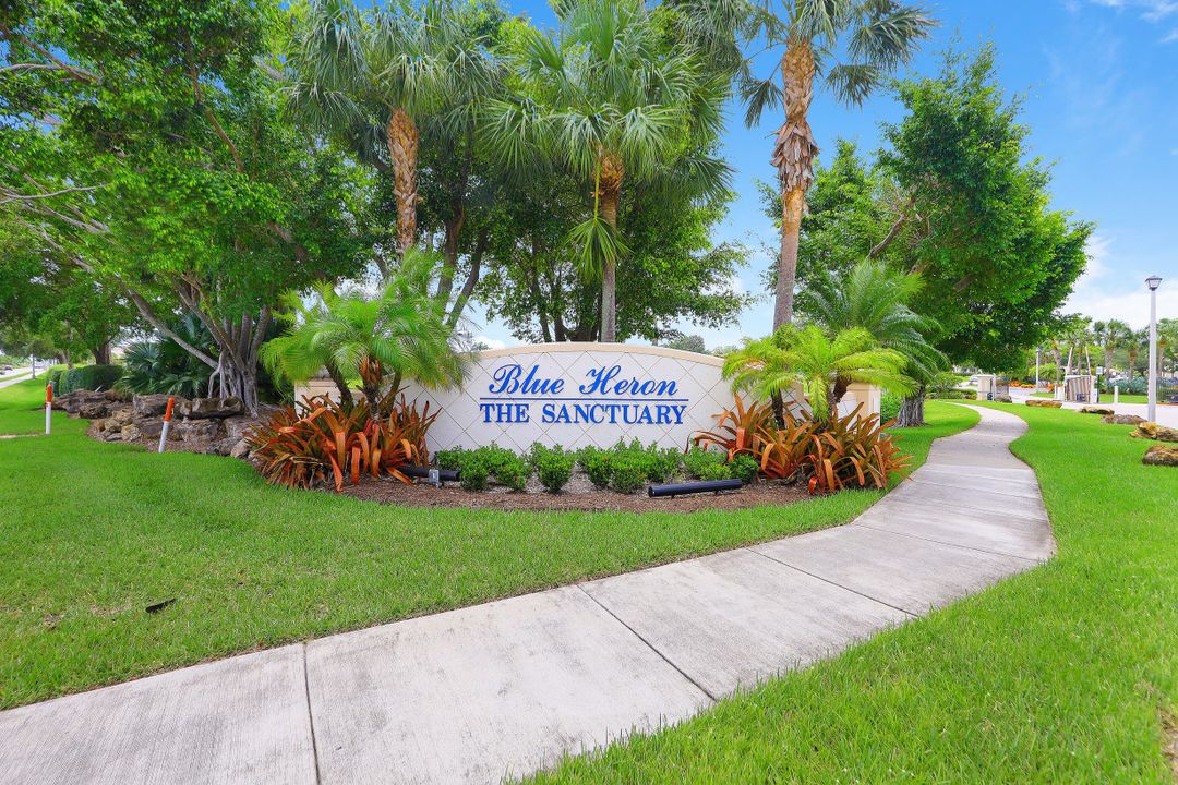 7822 Great Heron Way #104, Naples, FL 34104